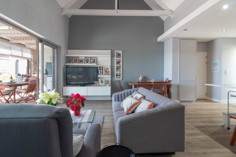 2 Bedroom Property for Sale in Plattekloof Western Cape